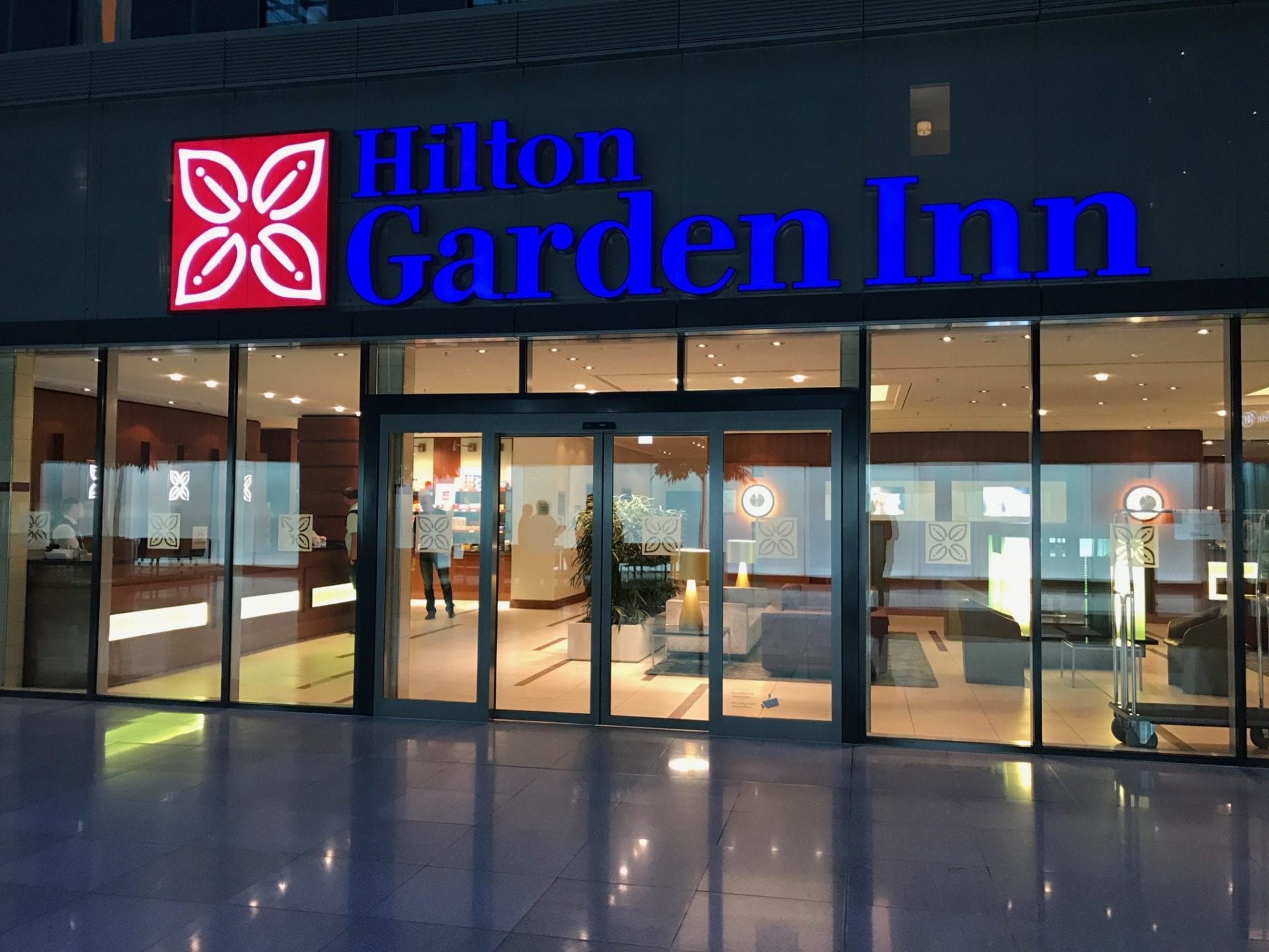 Hilton-Garden-Inn-Frankfurt-Airport-Eingang