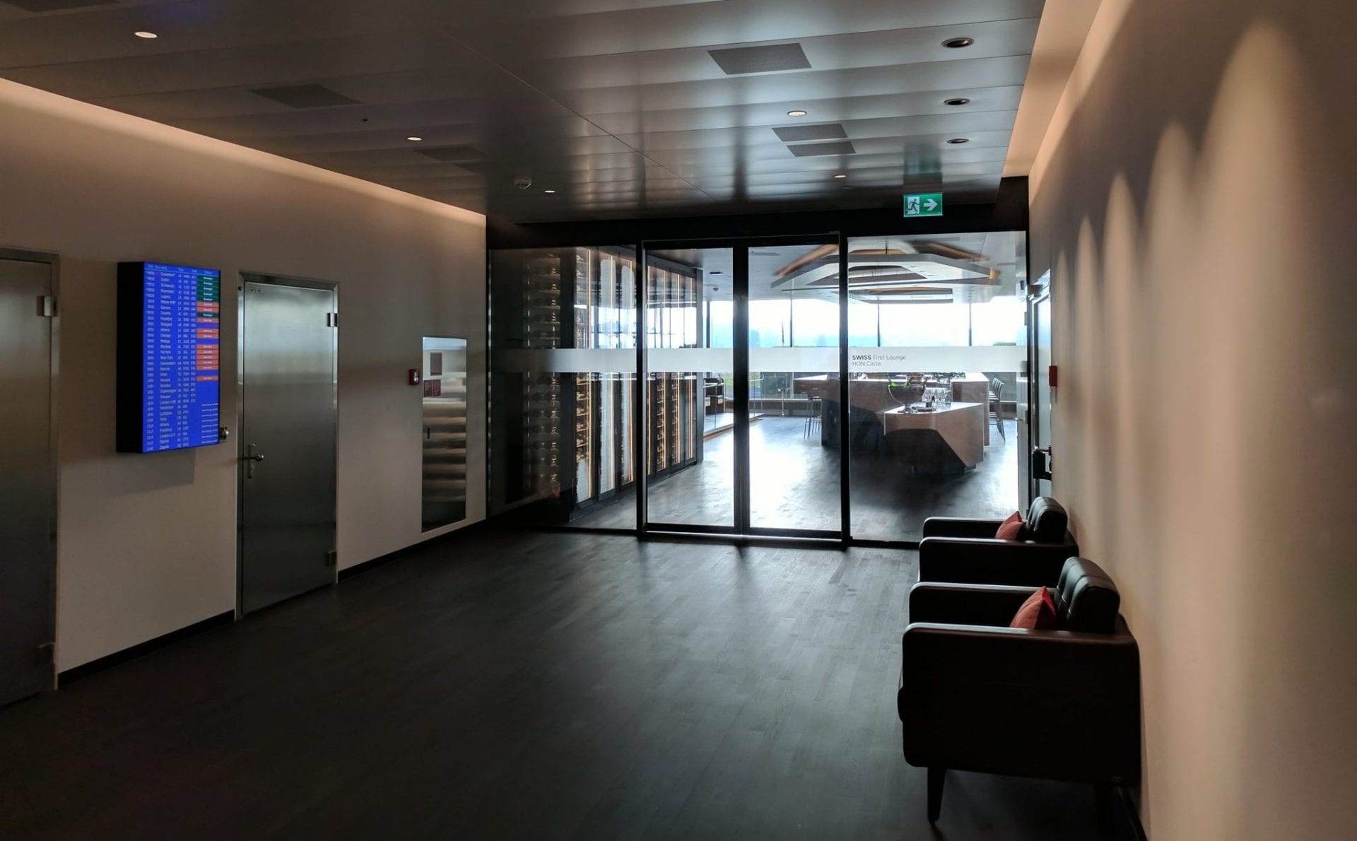Swiss First Class Lounge Zürich E Lobby