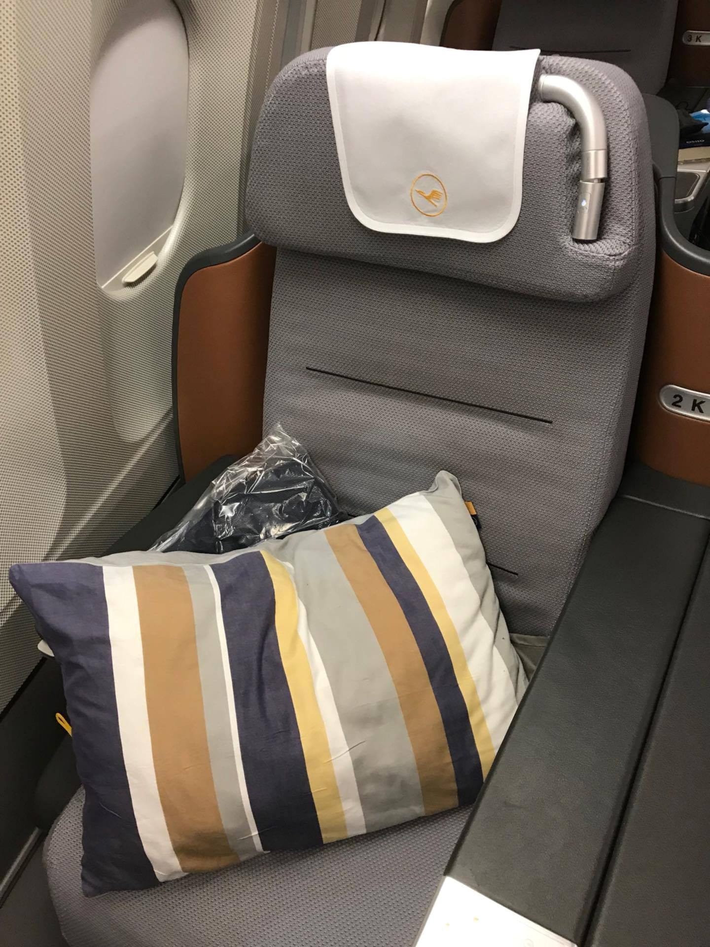 Review: Lufthansa Business Class - Erfahrungsbericht Mit Bildern