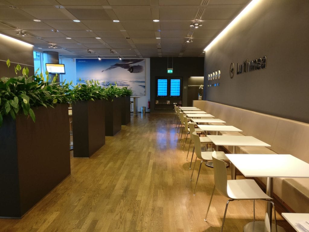 Lufthansa Business Lounge Non Schengen Munich Seating 6