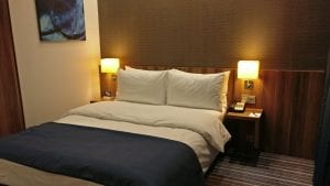 HolidayInn Express Frankfurt City Hauptbahnhof Bett