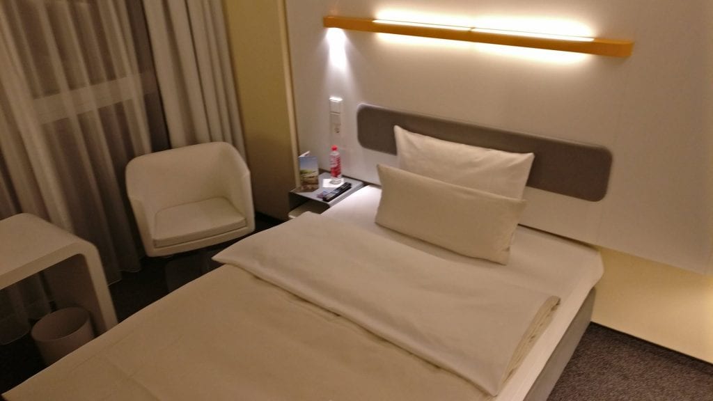 Tagungshotel Lufthansa Seeheim Zimmer Bett