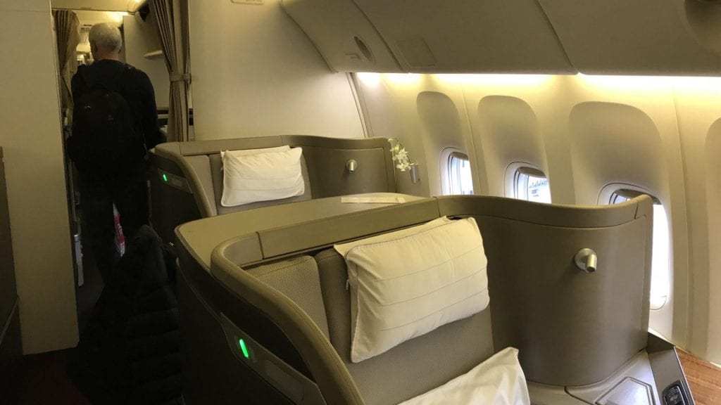cathay pacific first class Boeing 777 kabine 2