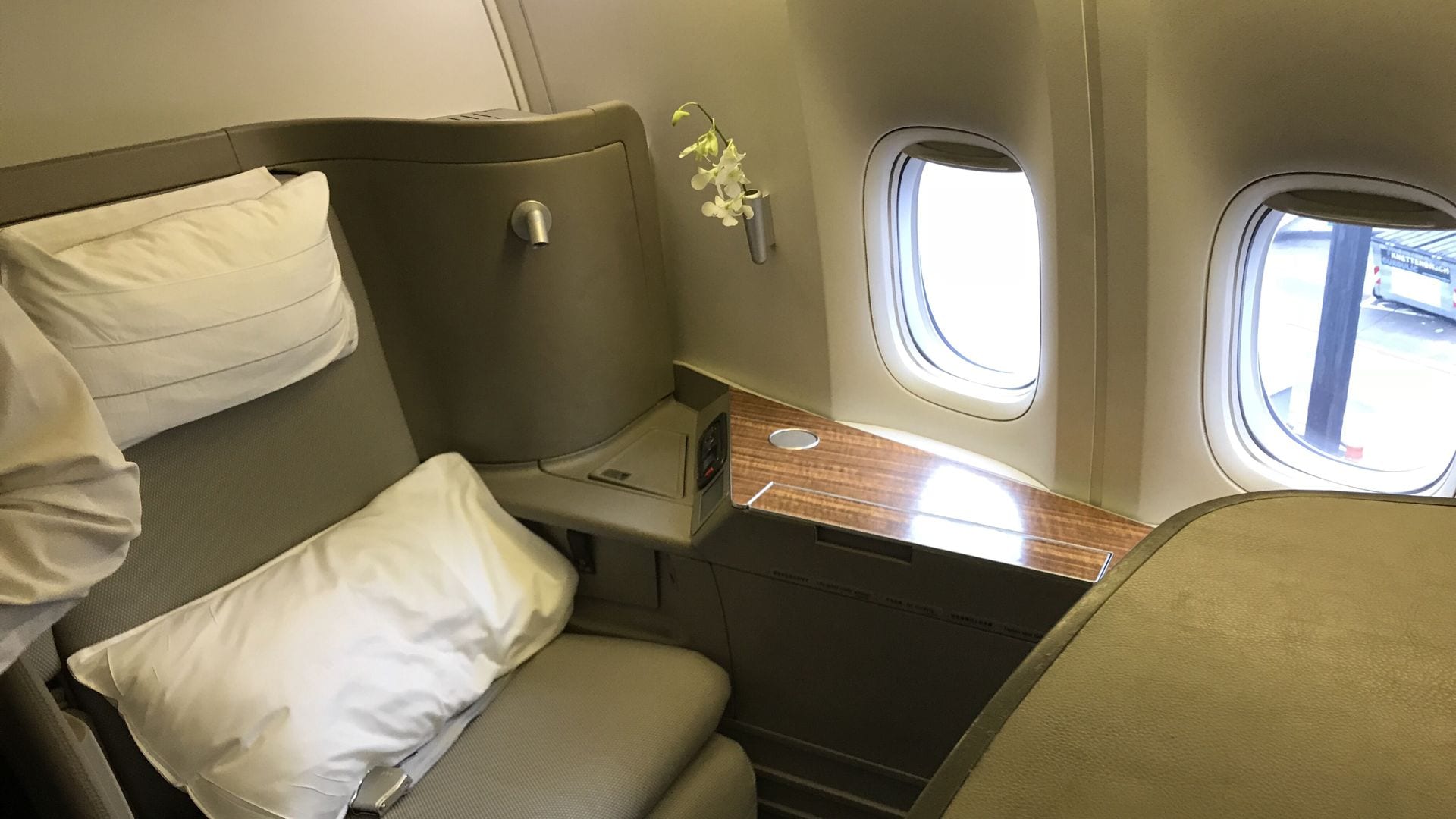 cathay pacific first class boeing 777 Sitz