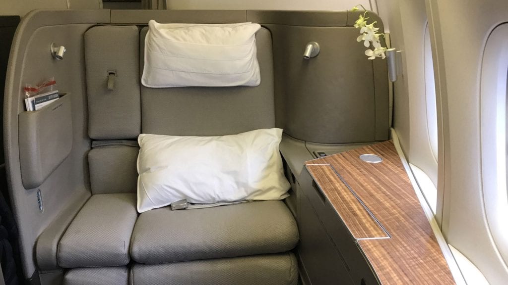 cathay pacific first class boeing 777 sitz 7