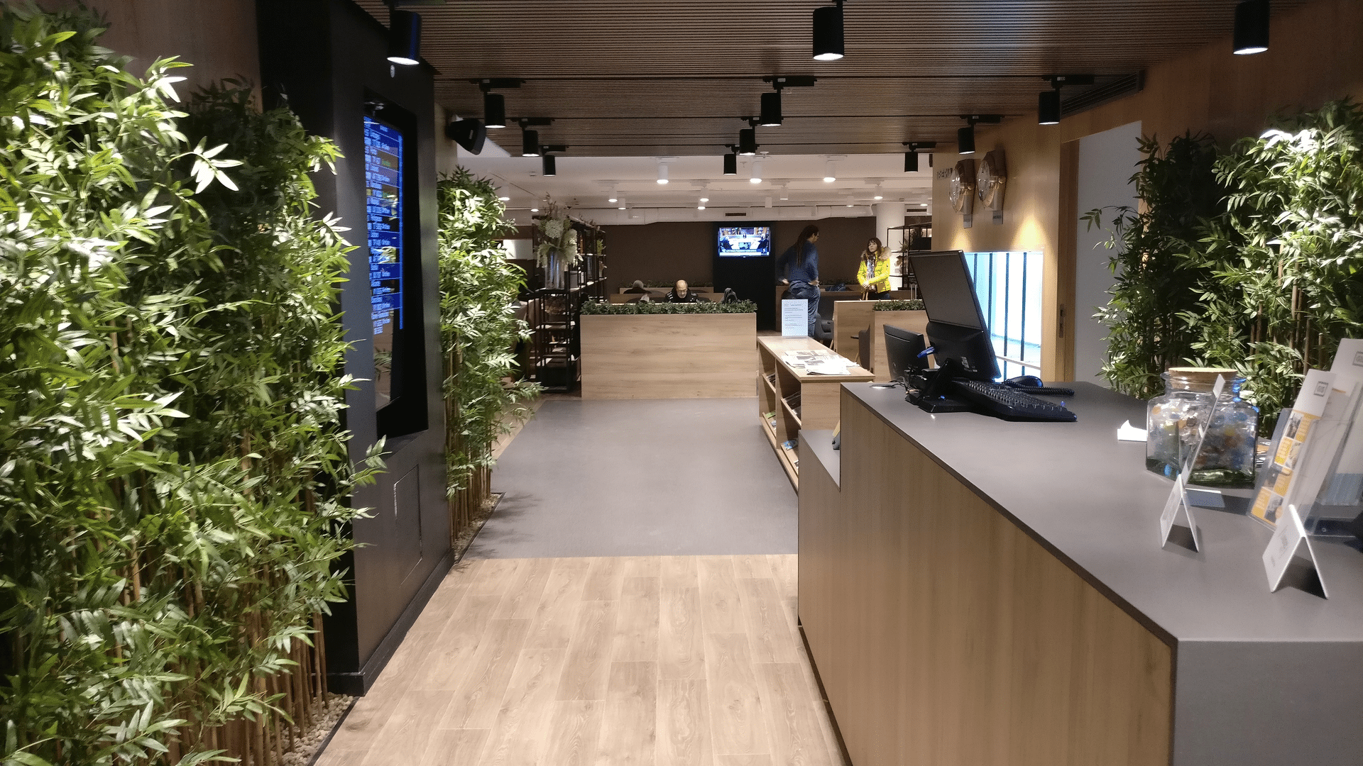 Premium Traveller Lounge Paris Orly Priority Pass