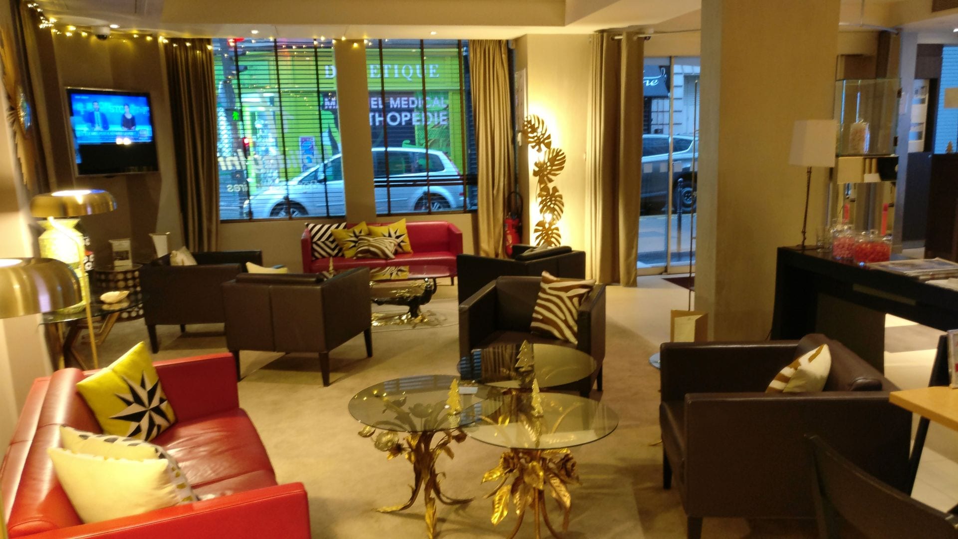 Holiday Inn Paris Elysees Lobby