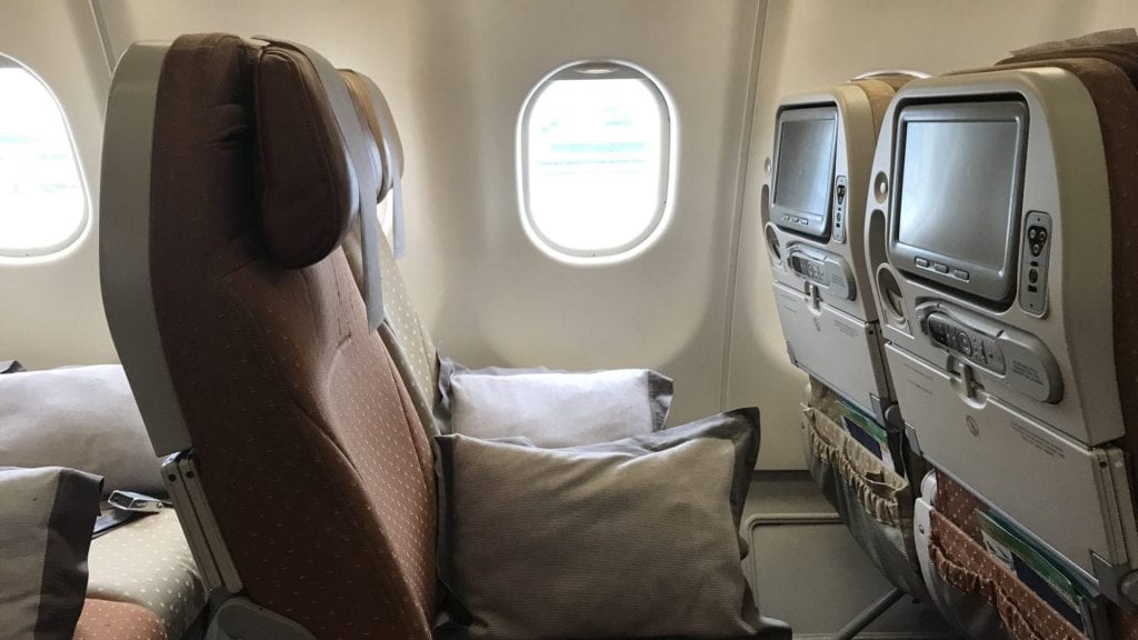Singapore Airlines Economy Class Airbus A330 Sitz 2