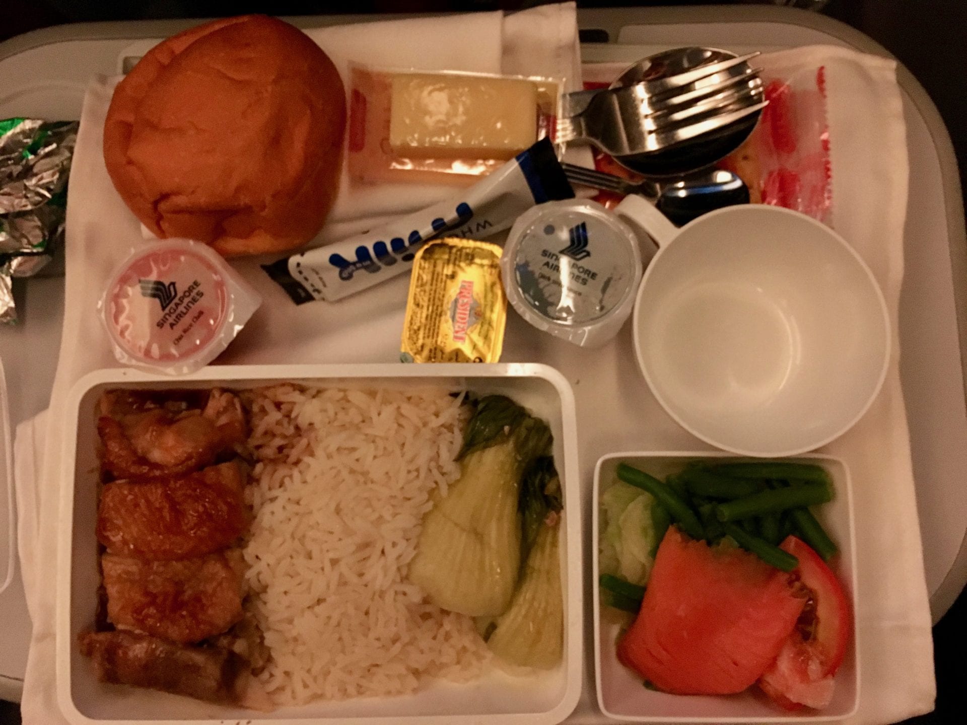 Singapore Airlines Premium Economy Class Ultralangstrecke Steckdosen Mealservice 2