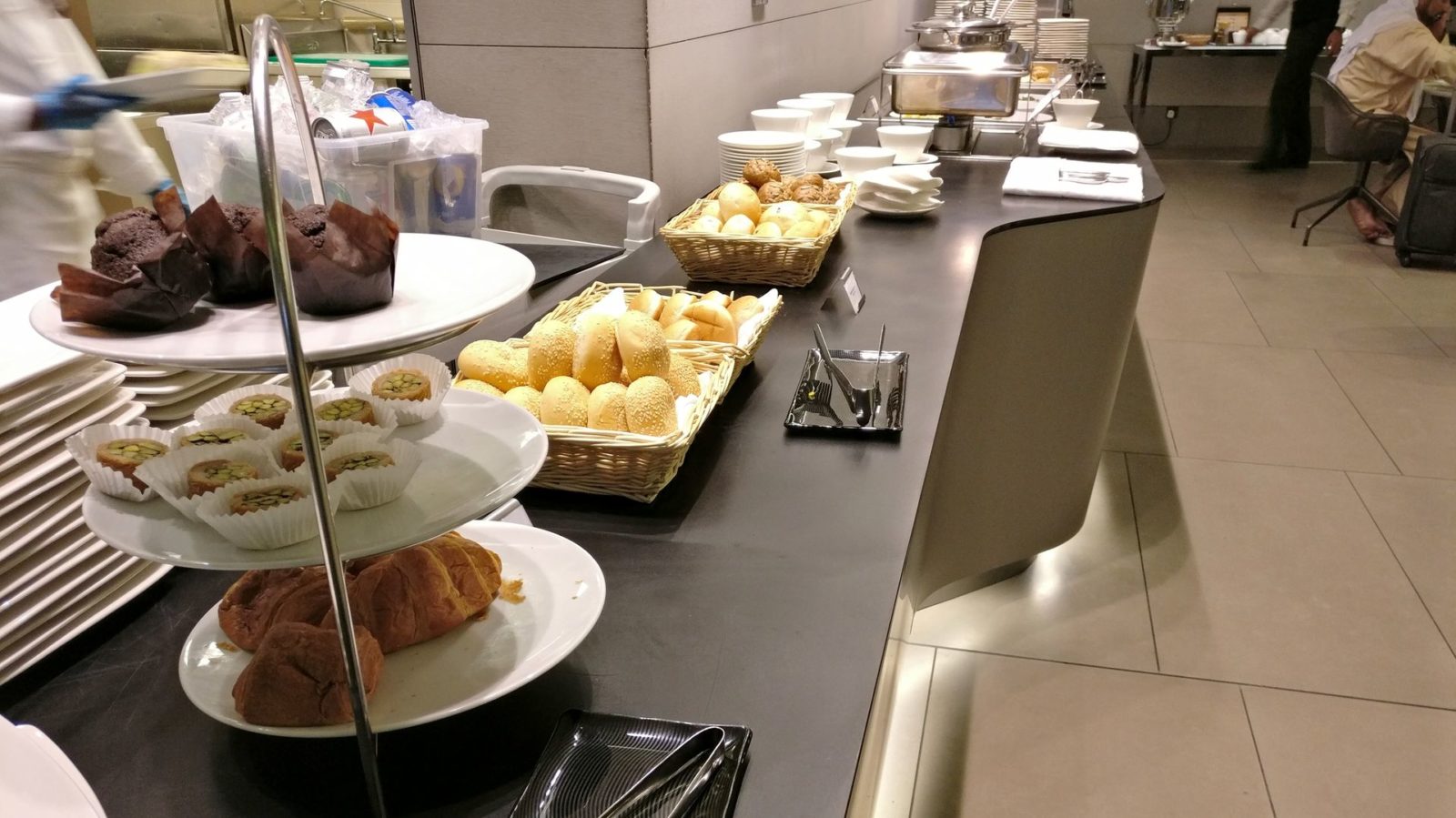 Review Business Class Lounge Doha oneworld Sapphire & Emerald