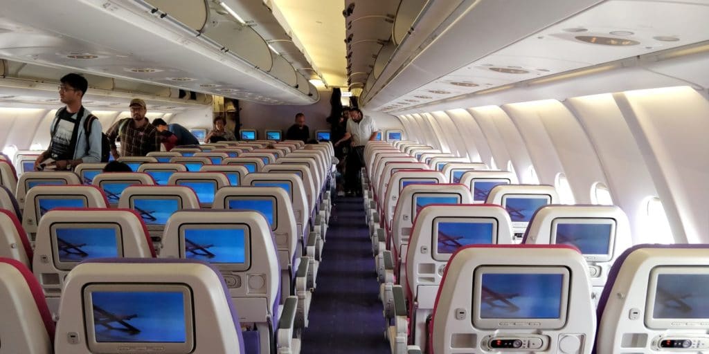 Thai Airways Economy Class Kurzstrecke Kabine 2