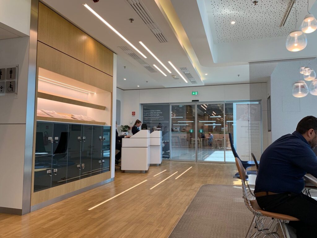Neue Lufthansa Business Lounge Mailand Empfangsbereich Hinten