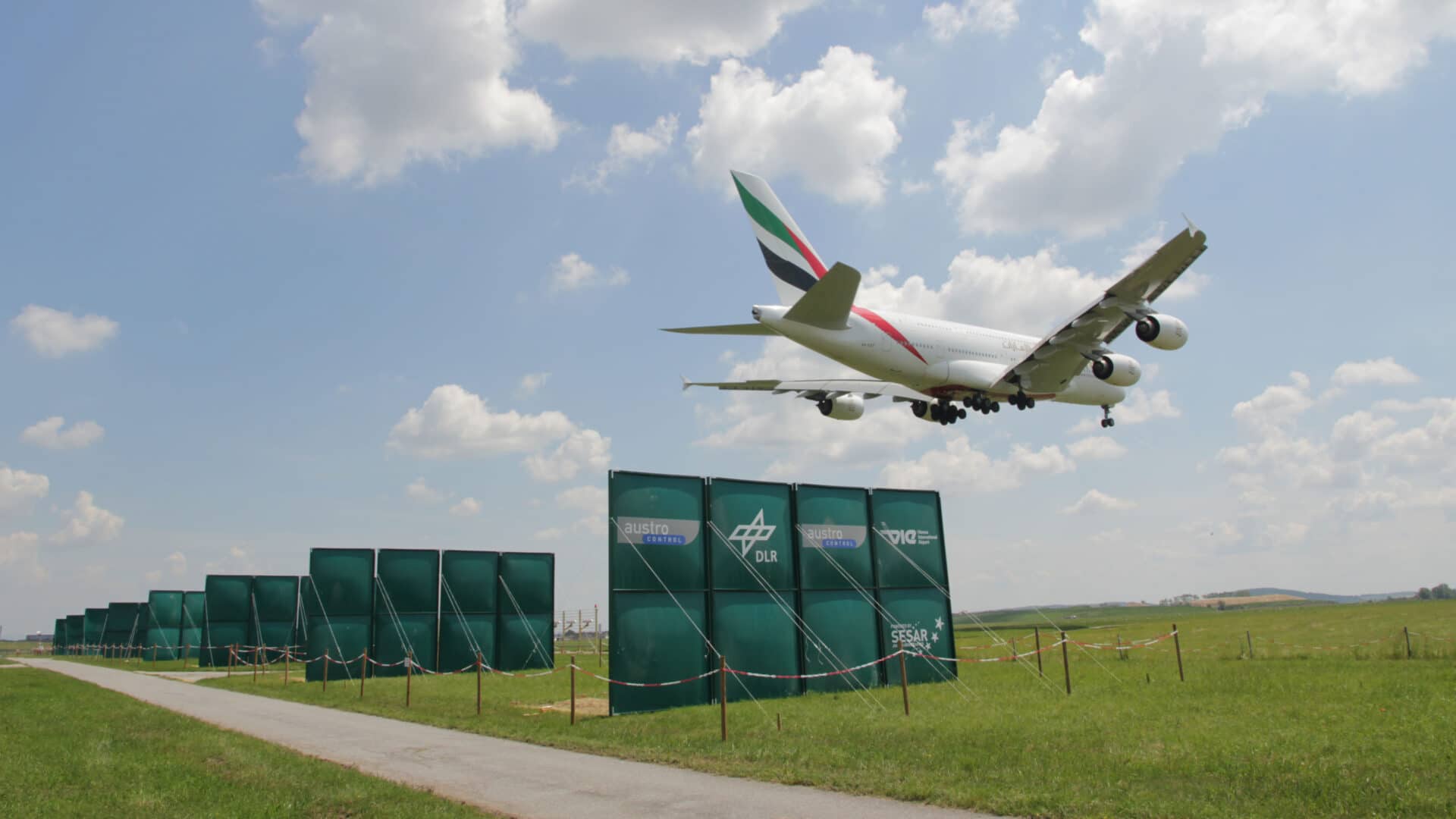DLR Bodenplatten Plate Line Wien A380 Emirates Quelle DLR