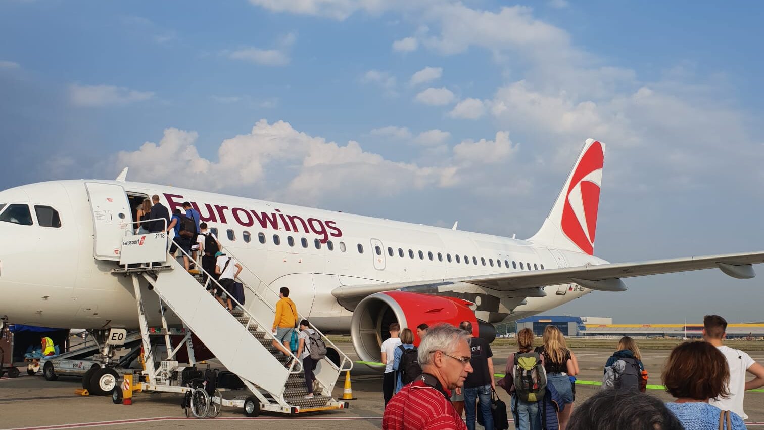 Brüssel Eurowings Czech Airlines Flugzeug A320 Vorfeld Boarding