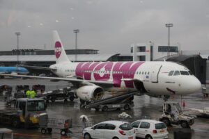 Wow Air Airbus A320