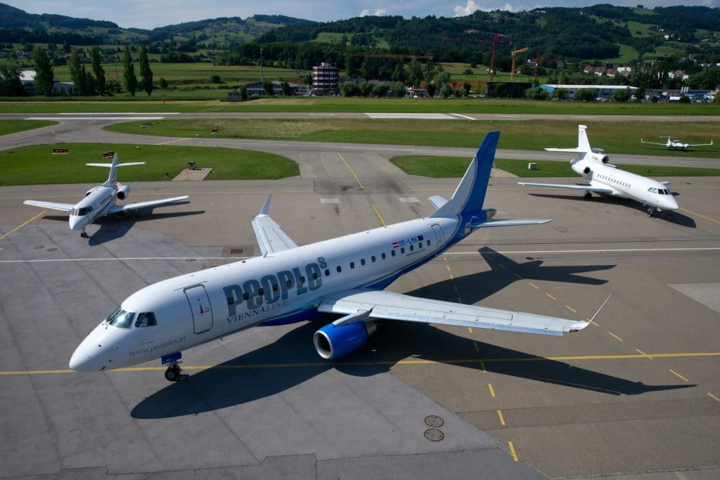 People's Embraer E170