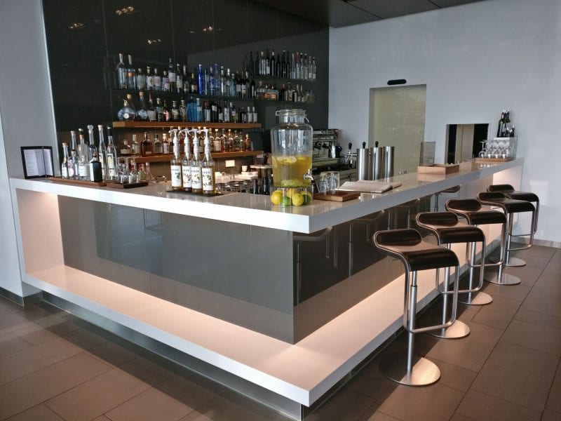 Lufthansa First Class Lounge Munich Bar 2 800x600