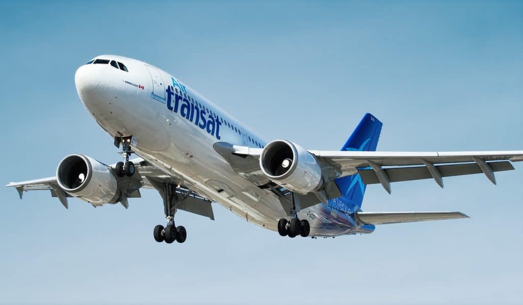 Air Transat suspende vuelos