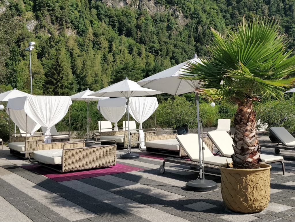 Victoria Jungfrau Grand Hotel Interlaken Pool Terrasse 2 1024x770