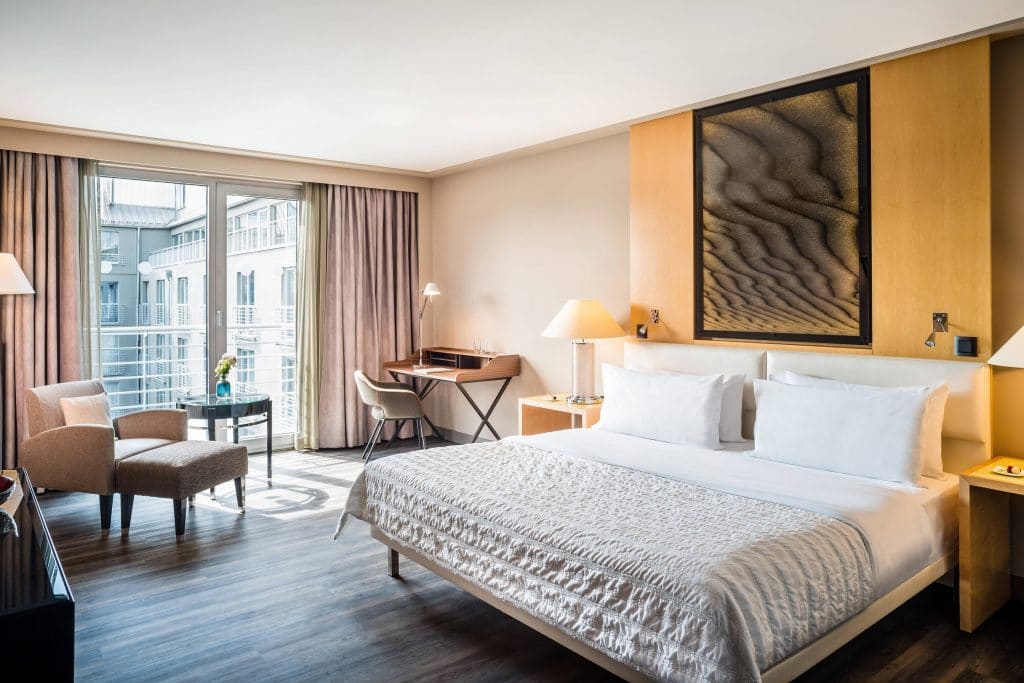 Le Meridien München Deluxe Zimmer1