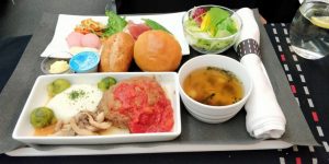 Japan Airlines Business Class Boeing 787 Abendessen 1024x512