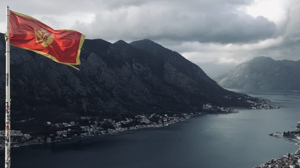 Montenegro 2 Flagge