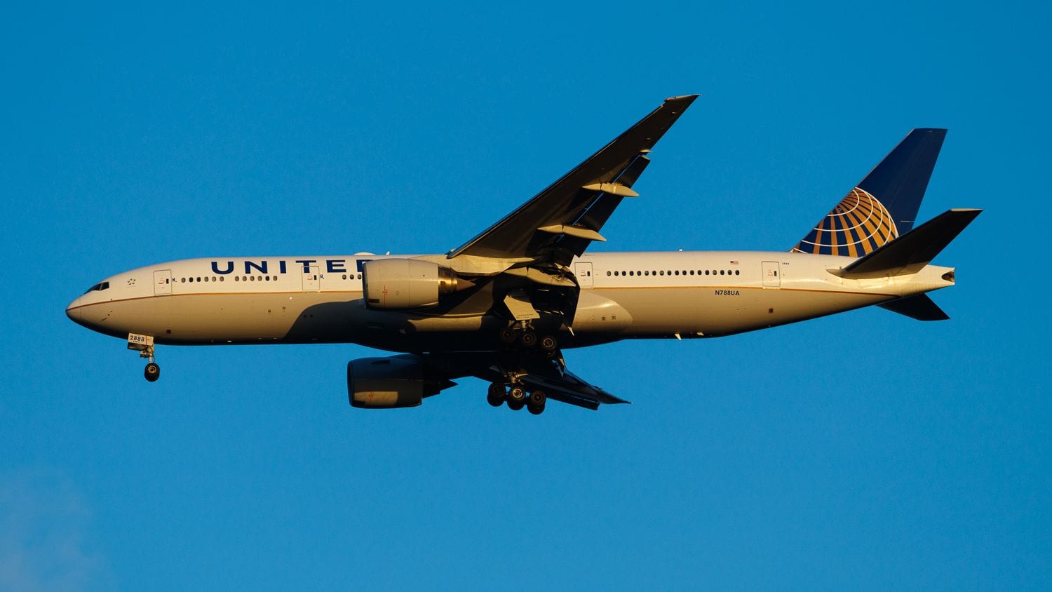 United Airlines Boeing 777 Landeanflug