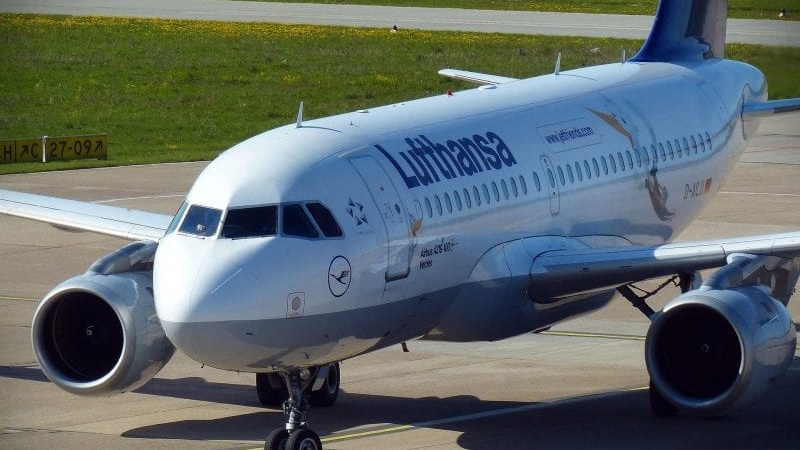 Lufthansa A320 800x560 Cropped