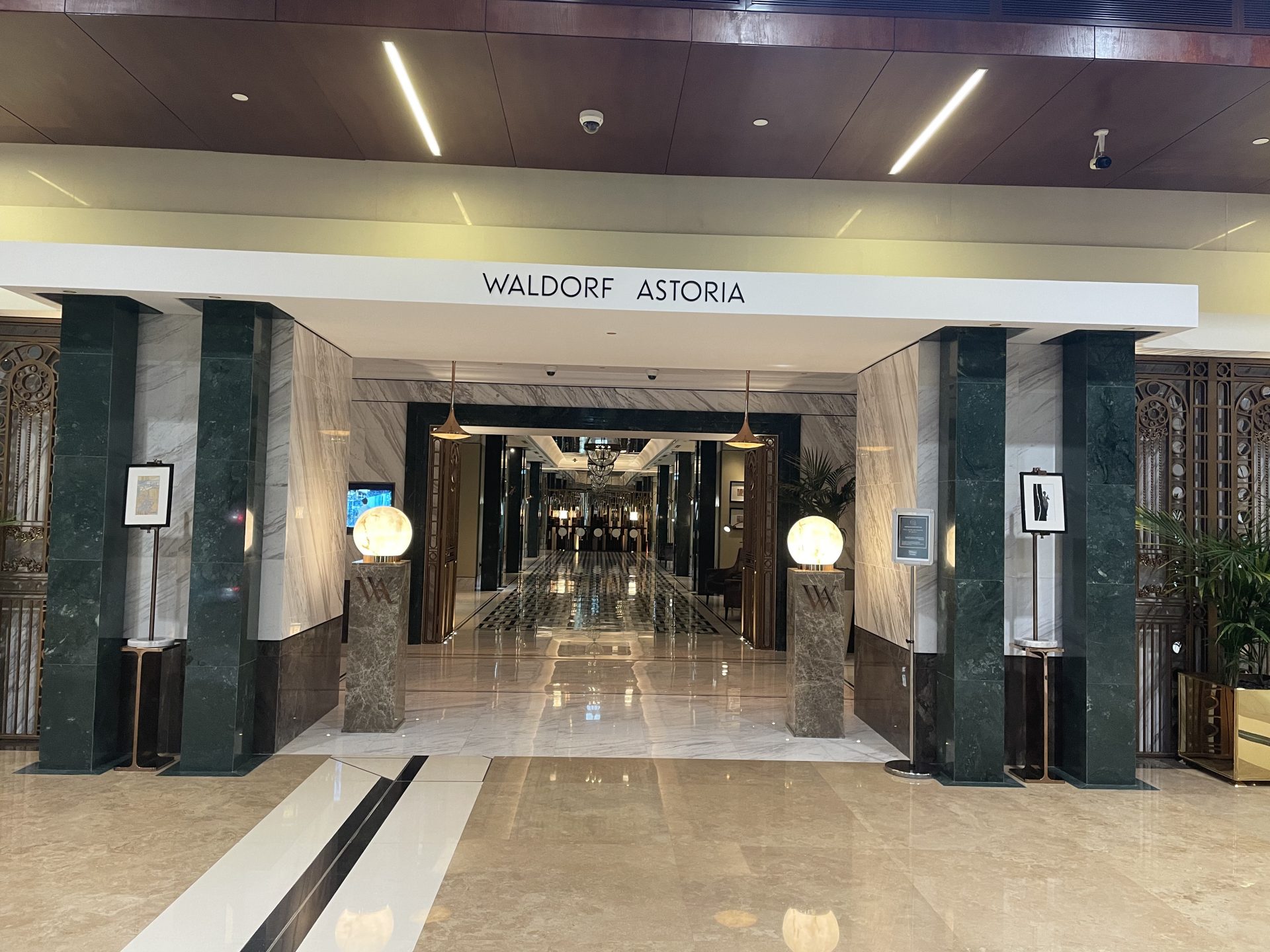 Waldorf Astoria Dubai International Financial Centre Eingangsbereich
