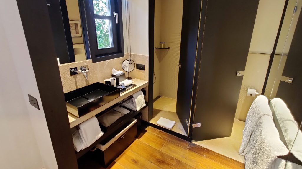 Sant Francesc Hotel Singular Palma De Mallorca Zimmer Bad 2 1024x575