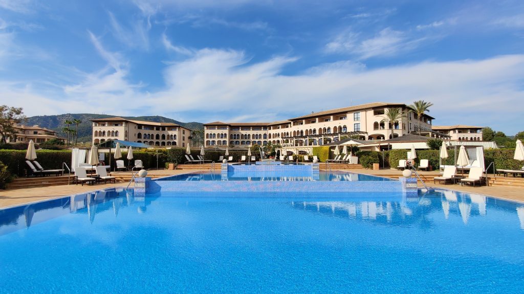 The St. Regis Mardavall Resort Mallorca Pool 2 1024x575