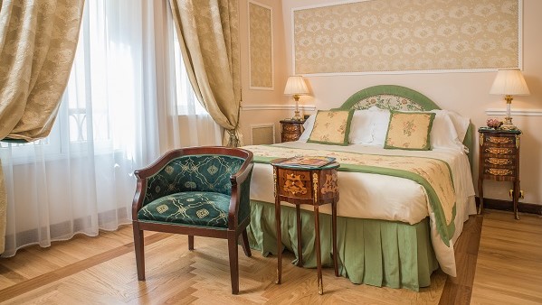Bernini Palace Hotel Zimmer 2