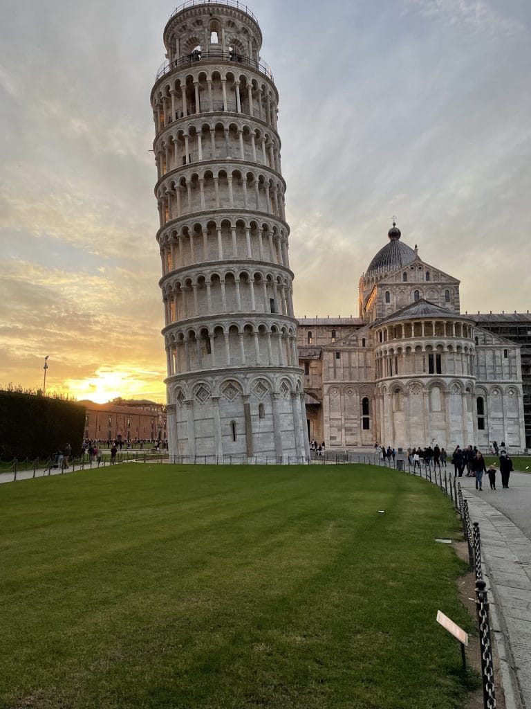 Schiefer Turm Von Pisa 1 768x1024