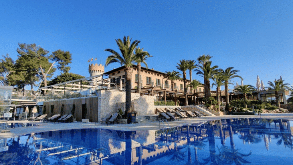 Castillo Hotel Son Vida Mallorca Pool 1024x576