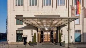 Ritz Carlton Berlin Hotel Eingang
