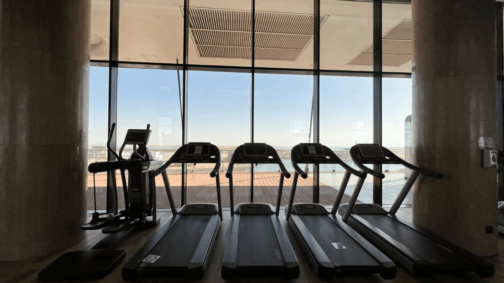 Fitnessstudio Mit Ausblick Im Grand Hyatt Abu Dhabi