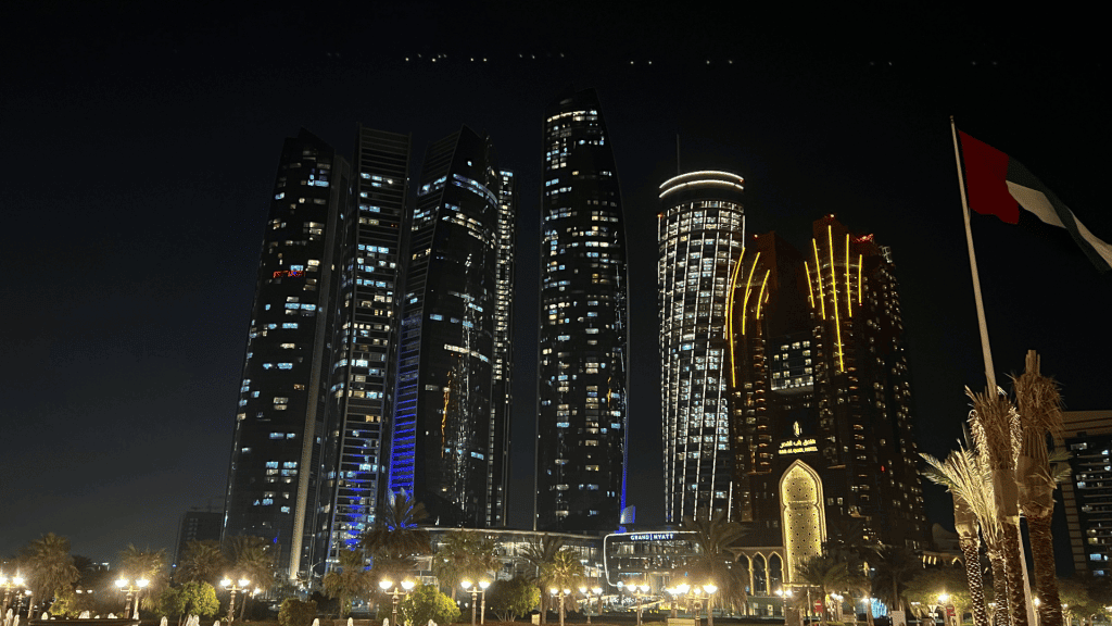 Grand Hyatt Abu Dhabi Bei Nacht