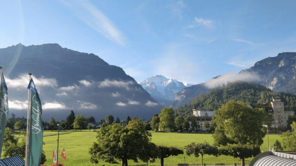Victoria Jungfrau Grandhotel Interlaken Deluxe Junior Suite Ausblick