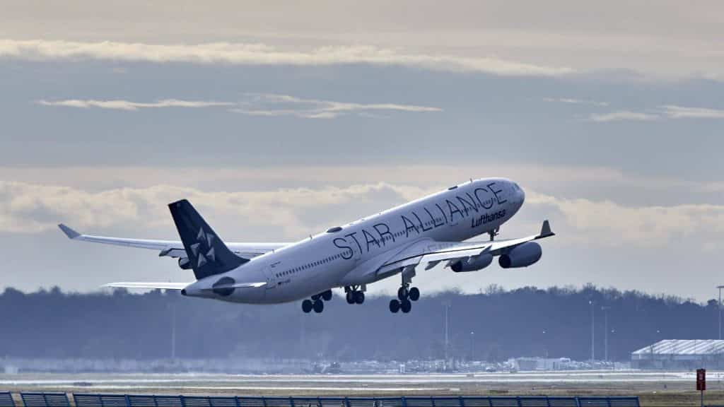 Airbus A340 300 Star Alliance Lufthansa