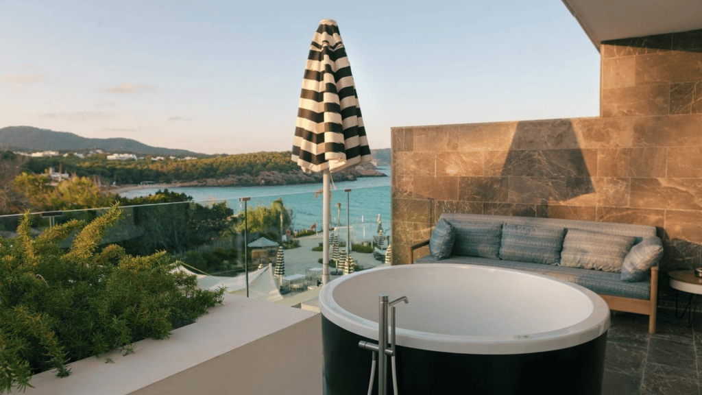 Bless Hotel Ibiza Whirlpool