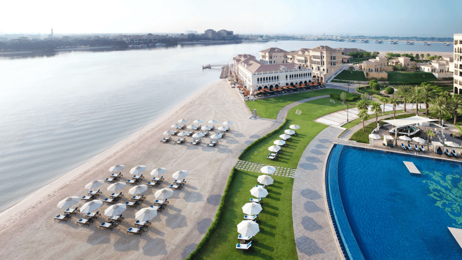 Ritz Carlton Abu Dhabi Hotel Ansicht
