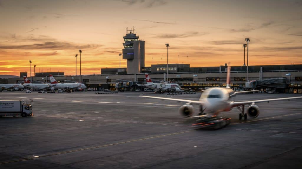 Flughafen Zuerich reisen an ostern schweiz 2023