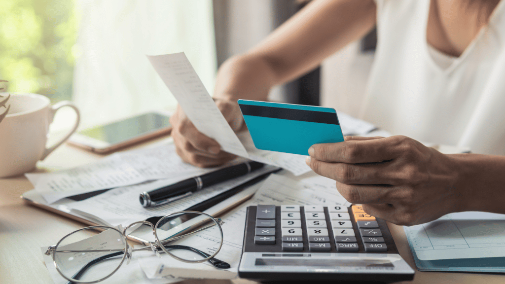 Kreditkarte Rechnungen Prüfen nach Kostenfalle