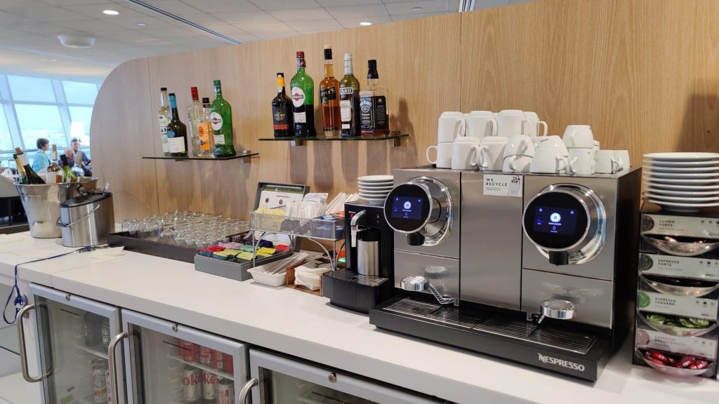 Kaffeemaschine In Der Air France Lounge New York JFK