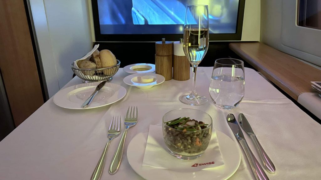 Swiss First Class Boeing 777 Abendessen Vorspeise
