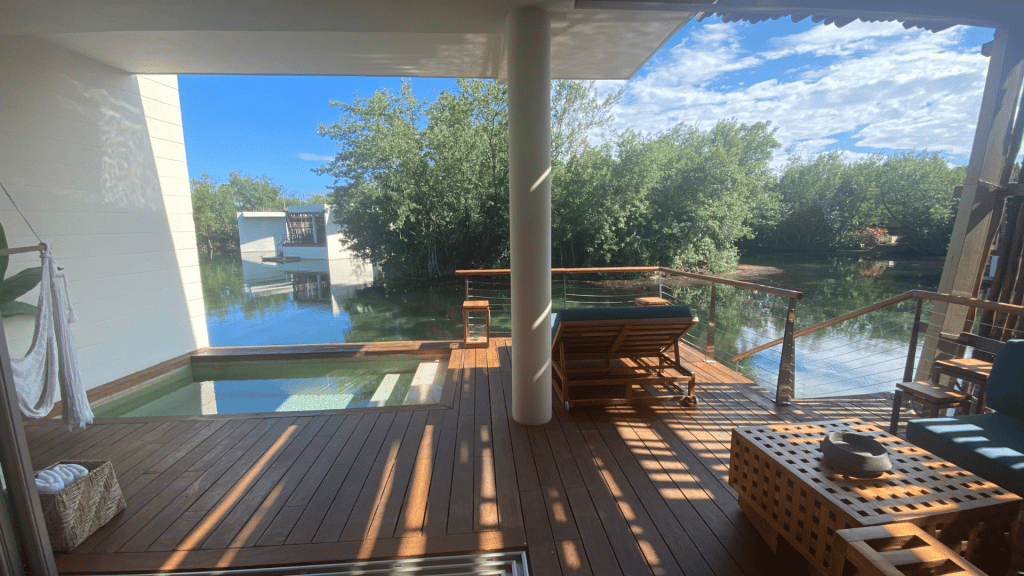 Rosewood Mayakoba Deluxe Overwater Lagoon Suite Terrasse