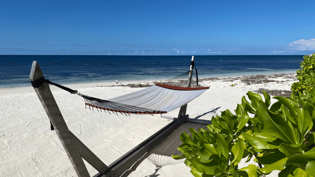 Four Seasons Resort Seychelles At Desroches Island Strand Haengematte 2
