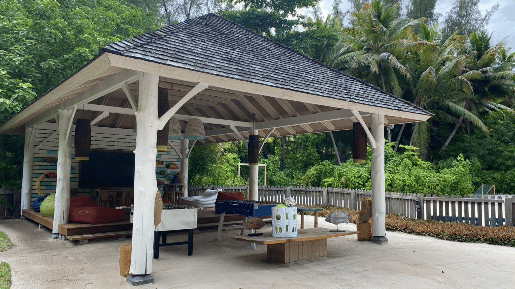 Four Seasons Resort Seychelles At Desroches Island Strand Kids Entertainment