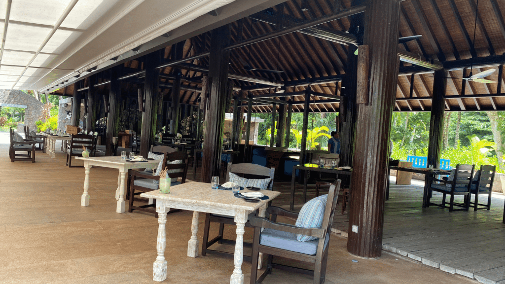 Four Seasons Seychelles Restaurant 2