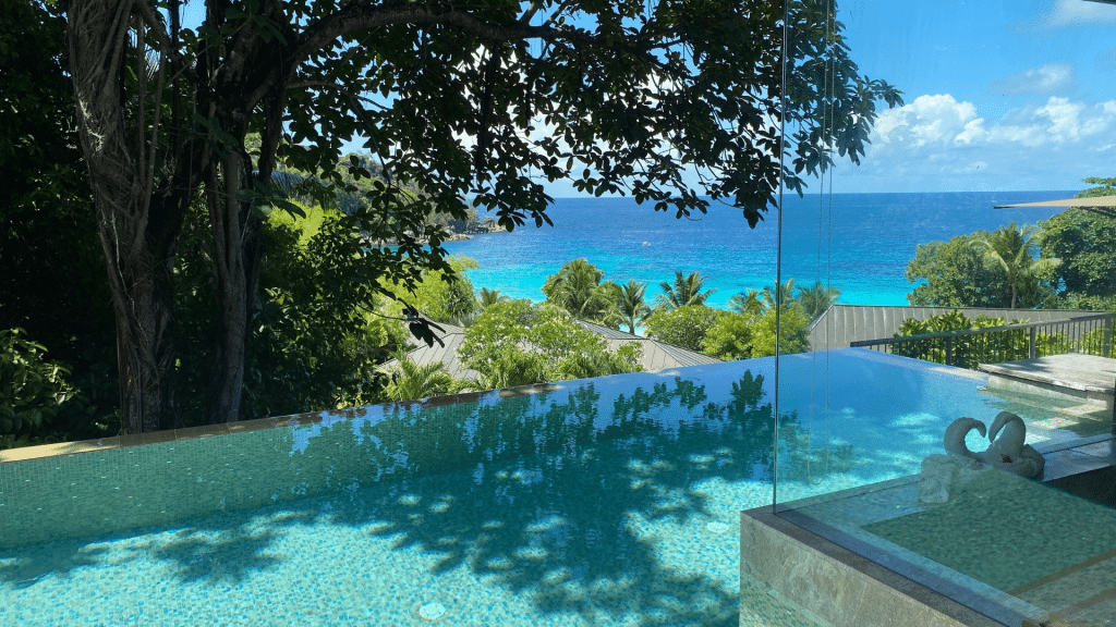 Four Seasons Seychelles Villa Pool Aussicht Meer